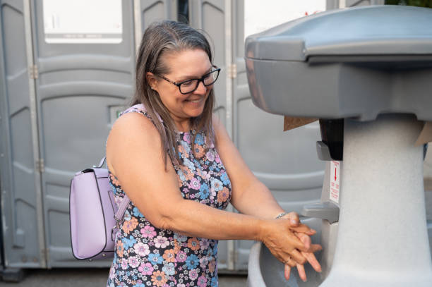 Best Porta potty rental near me  in Oswego, KS